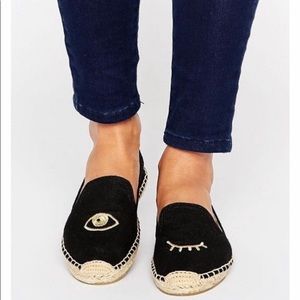 Soludos X Jason Polan Wink Embroidered Slip On Espadrilles in Black